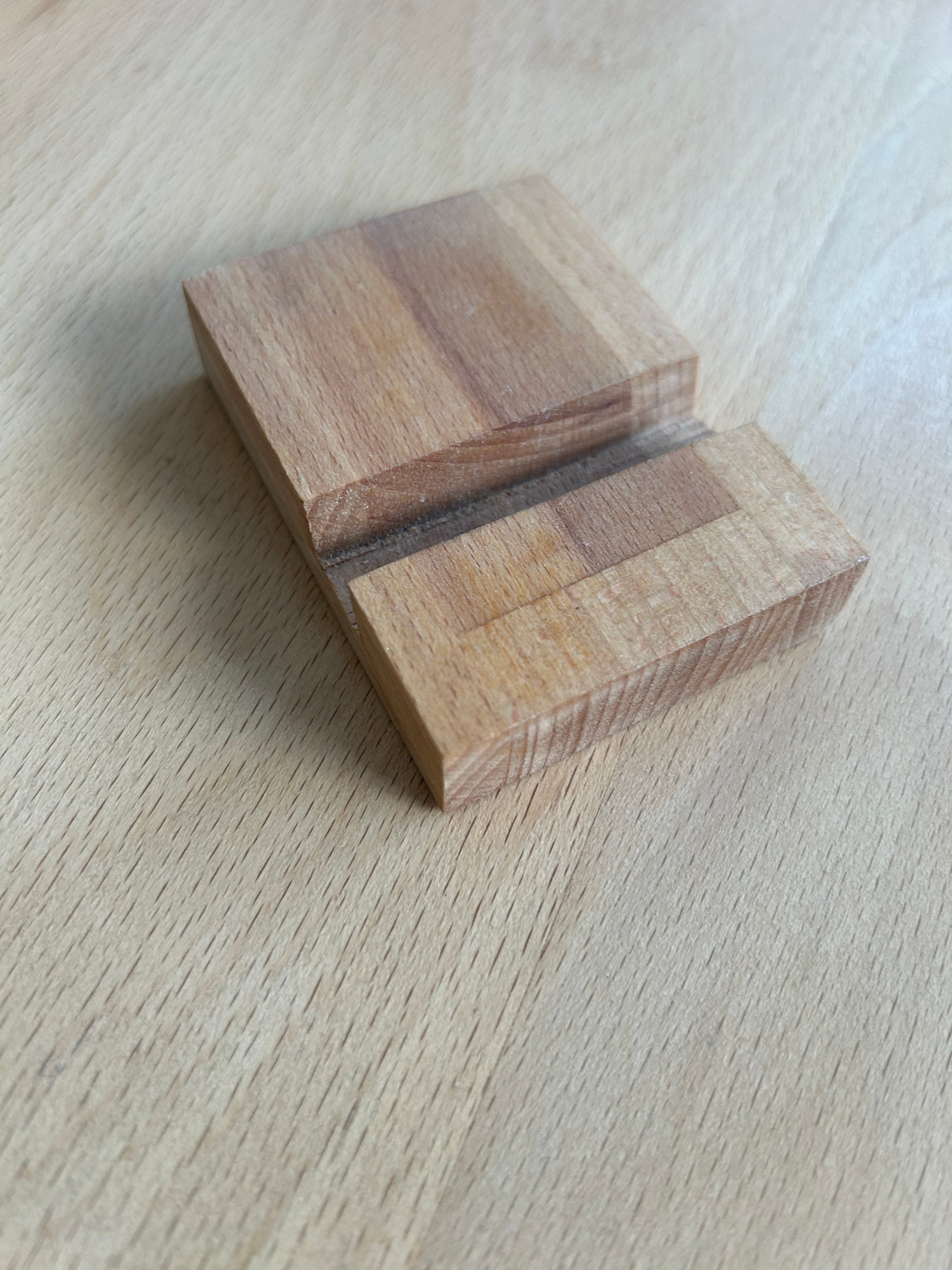 Support de téléphone en bois massif